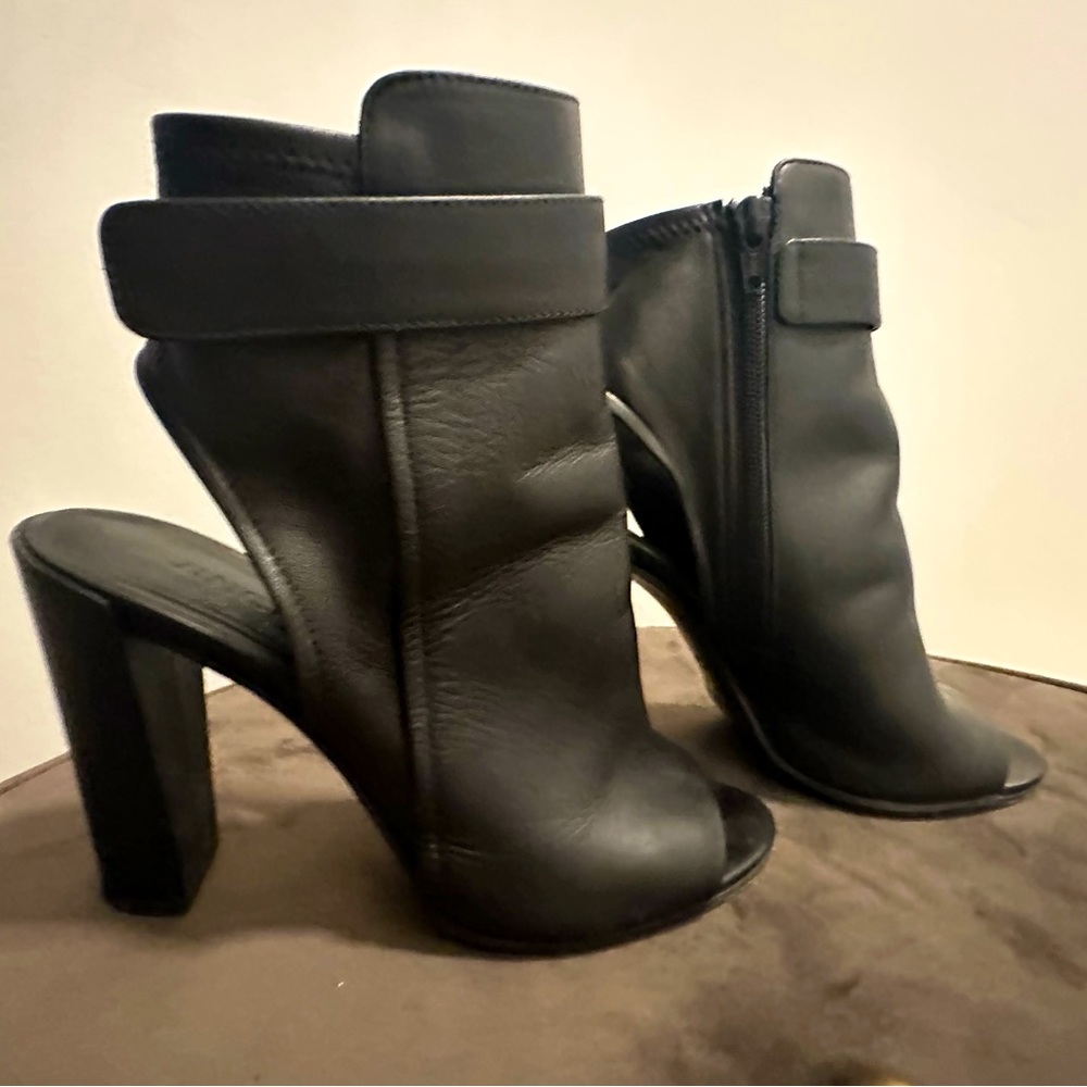 Vince Black Leather Bootie Sandals Size 7.5